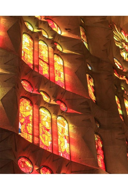 Vitrall de llum de la Sagrada Familia, inspiració pel fulard de seda natural.