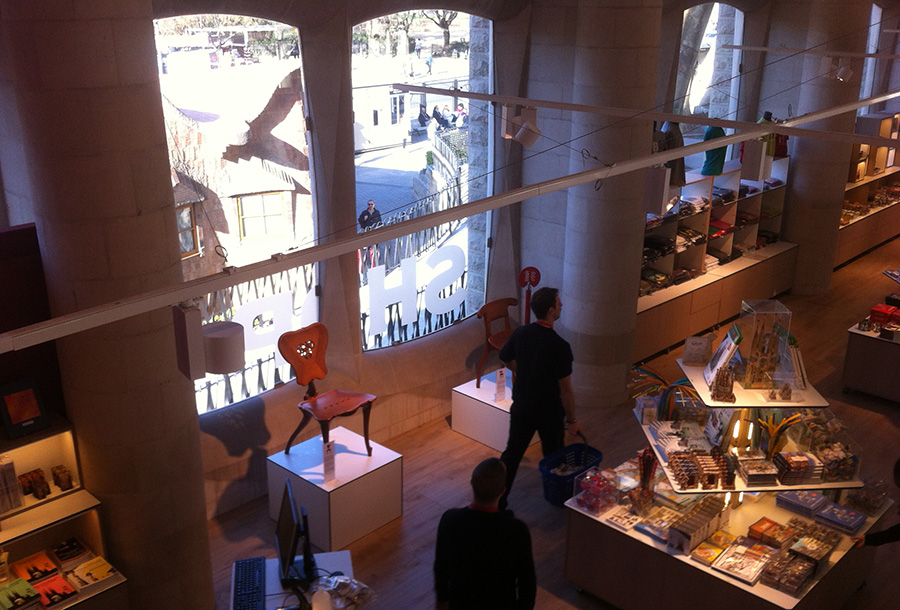 Sagrada Familia shop, where you can find DABA DISSENY silk scarves, carré squares and ties.